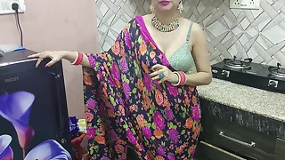 Desi Indian Bhabhi Cheating with Cut corners and fucking from brother-in-law in kitchen Full Movie hindi audio